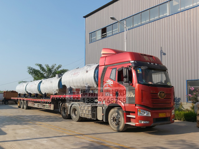 鸿泰锅炉主车间通道发货区